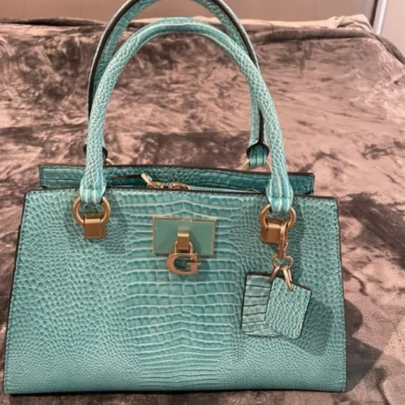 Guess Purse - Picture 1 of 6